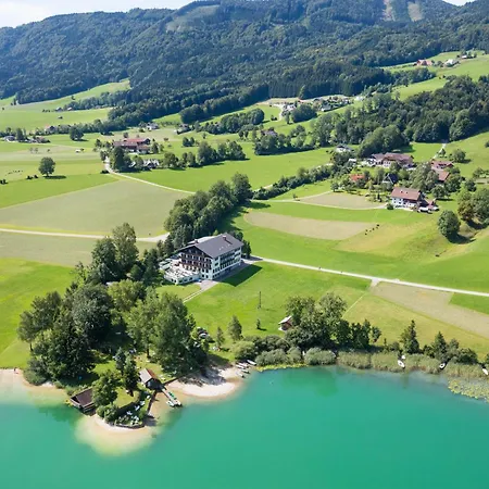 Bed & Breakfast Seehotel Garni Poellmann Zell am Moos